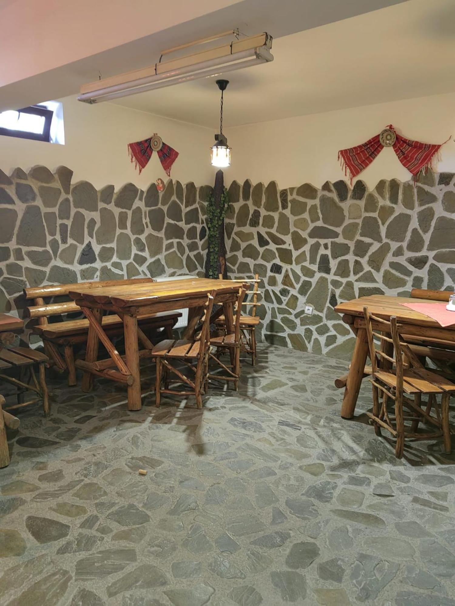 Pensiunea Cabana Veverita Valea Doftanei Trăisteni Exterior foto
