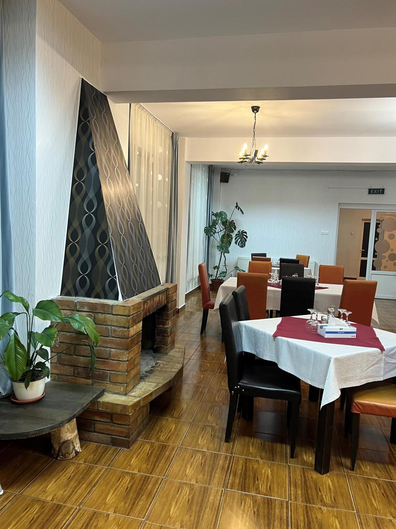 Pensiunea Cabana Veverita Valea Doftanei Trăisteni Exterior foto
