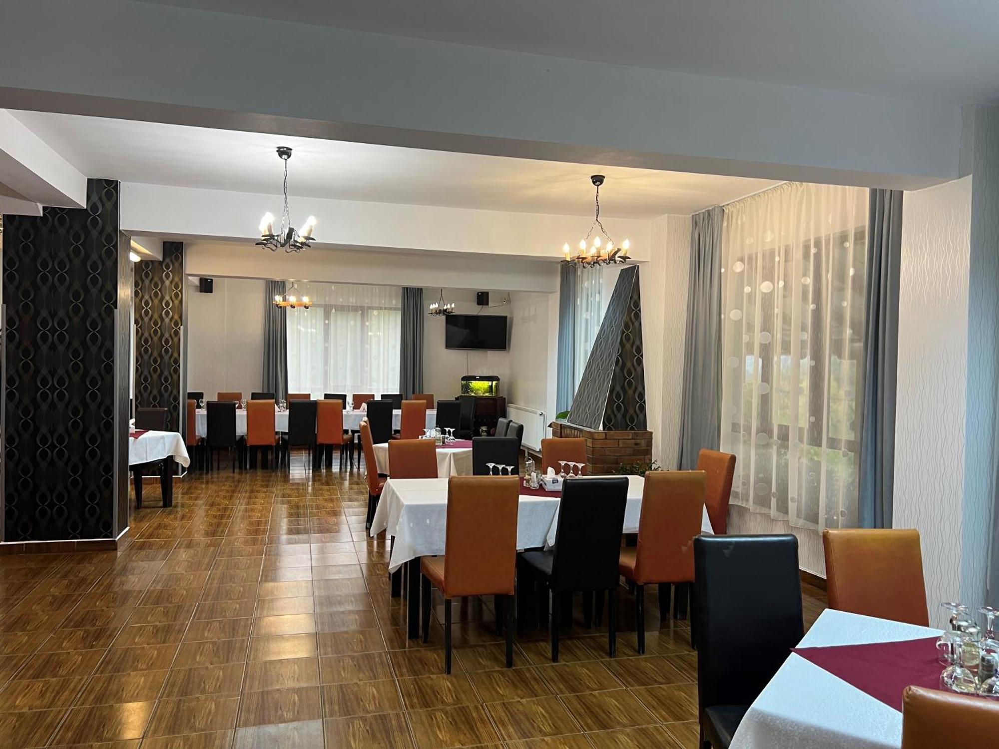 Pensiunea Cabana Veverita Valea Doftanei Trăisteni Exterior foto